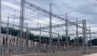 Đóng điện Trạm cắt 220kV Đăk Ooc phục vụ nhập khẩu điện từ Lào về Việt Nam