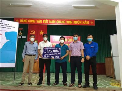 Trung thu “Mùa Covid-19” của các cháu thiếu nhi thôn Vĩnh Sơn – xã Quảng Đông – huyện Quảng Trạch